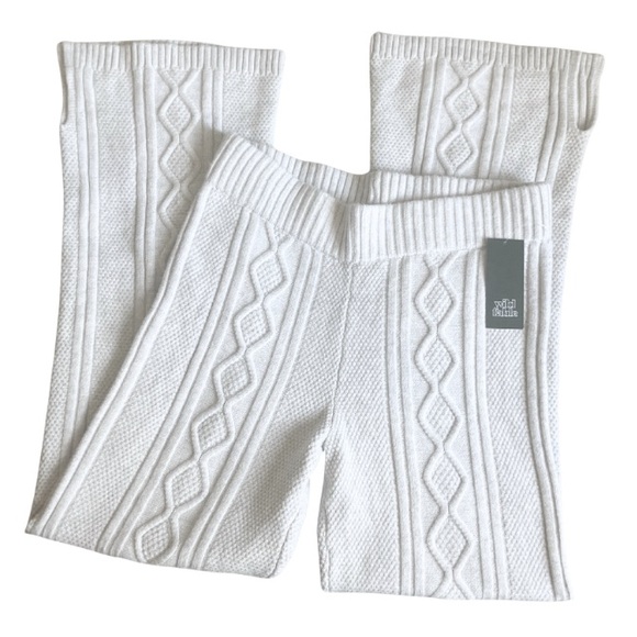 NWT Wild Fable Gray Cable Knit Sweater Pants Size Medium Flare Leg Lounge Pants - Picture 2 of 4